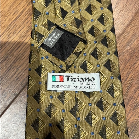 Necktie - Picture 3 of 3